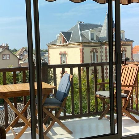 Hyper Centre - 2 Pieces Tout Confort - Terrasse - Ascenseur - Cabourg Dış mekan fotoğraf